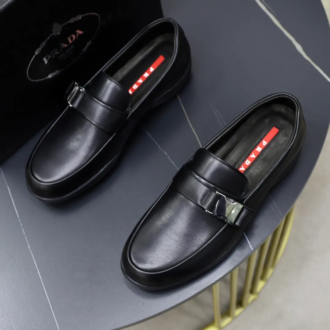 Men's shoes💰600💰Top original order Brand: PRADA (Prada) Standard code: Men's code 38/44 (45 can be customized) Grade: Same as the official website Material: Original cowhide surface, cowhide lining, original wear-resistant soft outsole Style category: Business casual slip-on shoes, young fashion, European and American trends, British style Color: actual picture color